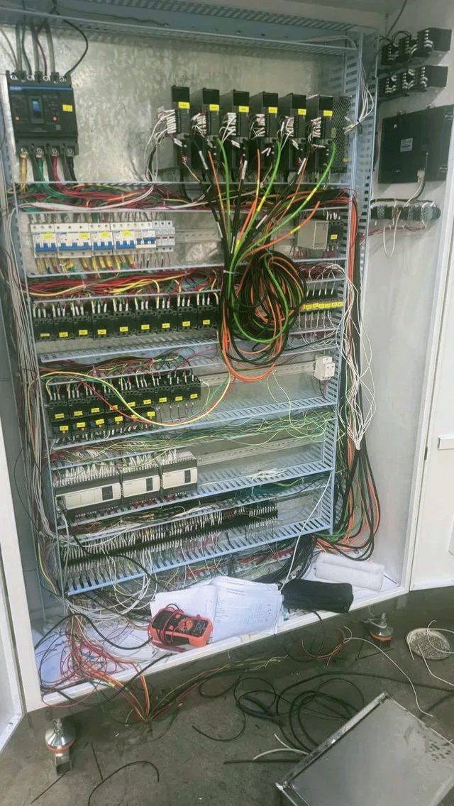 配電柜接線與電流互感器二次繞組的注意事項(xiàng)